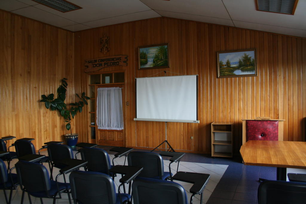 Hotel Esmeralda Кастро Екстериор снимка